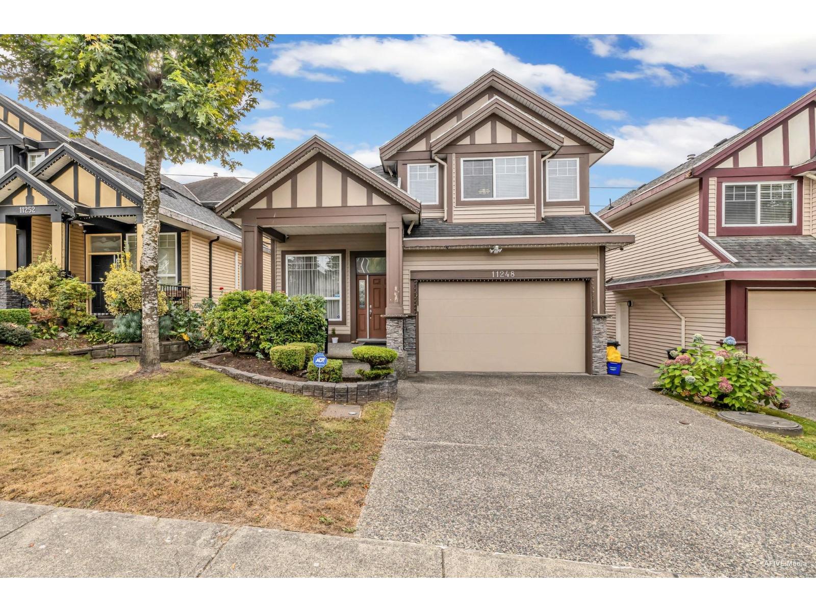 11248 87a Avenue, Delta, British Columbia  V4C 3A6 - Photo 2 - R3052990
