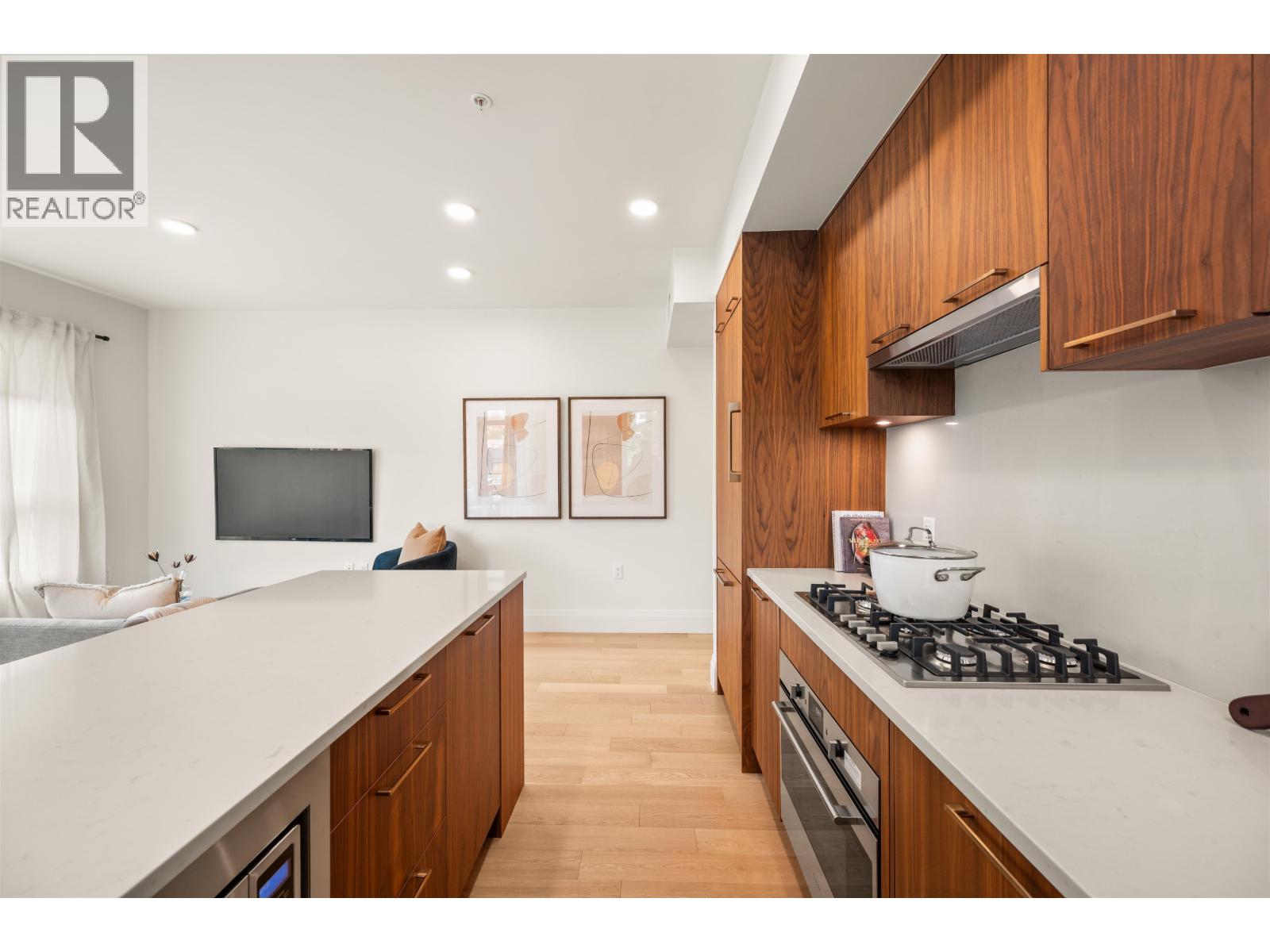 213 2550 Garden Drive, Vancouver, British Columbia  V5N 4X6 - Photo 10 - R3050125