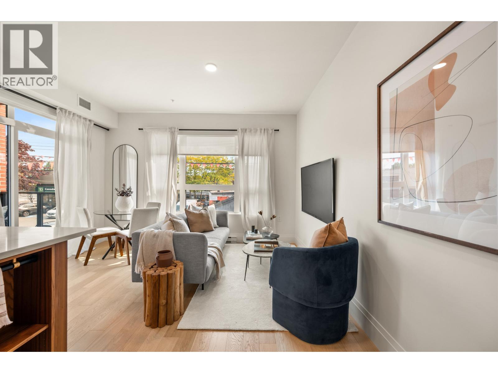 213 2550 Garden Drive, Vancouver, British Columbia  V5N 4X6 - Photo 4 - R3050125