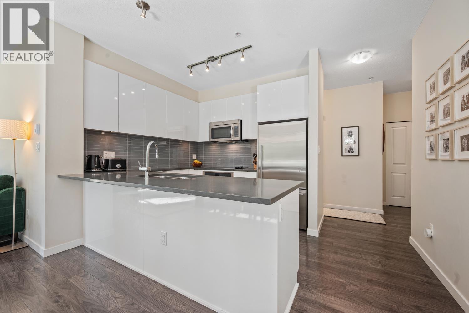 206 2665 Mountain Highway, North Vancouver, British Columbia  V7J 0A8 - Photo 10 - R3051637