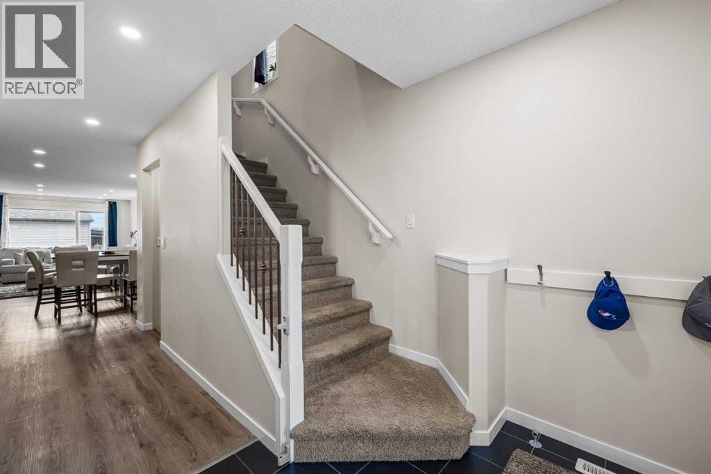 17 Cranford Place Se, Calgary, Alberta  T2M 0X8 - Photo 5 - A2259783