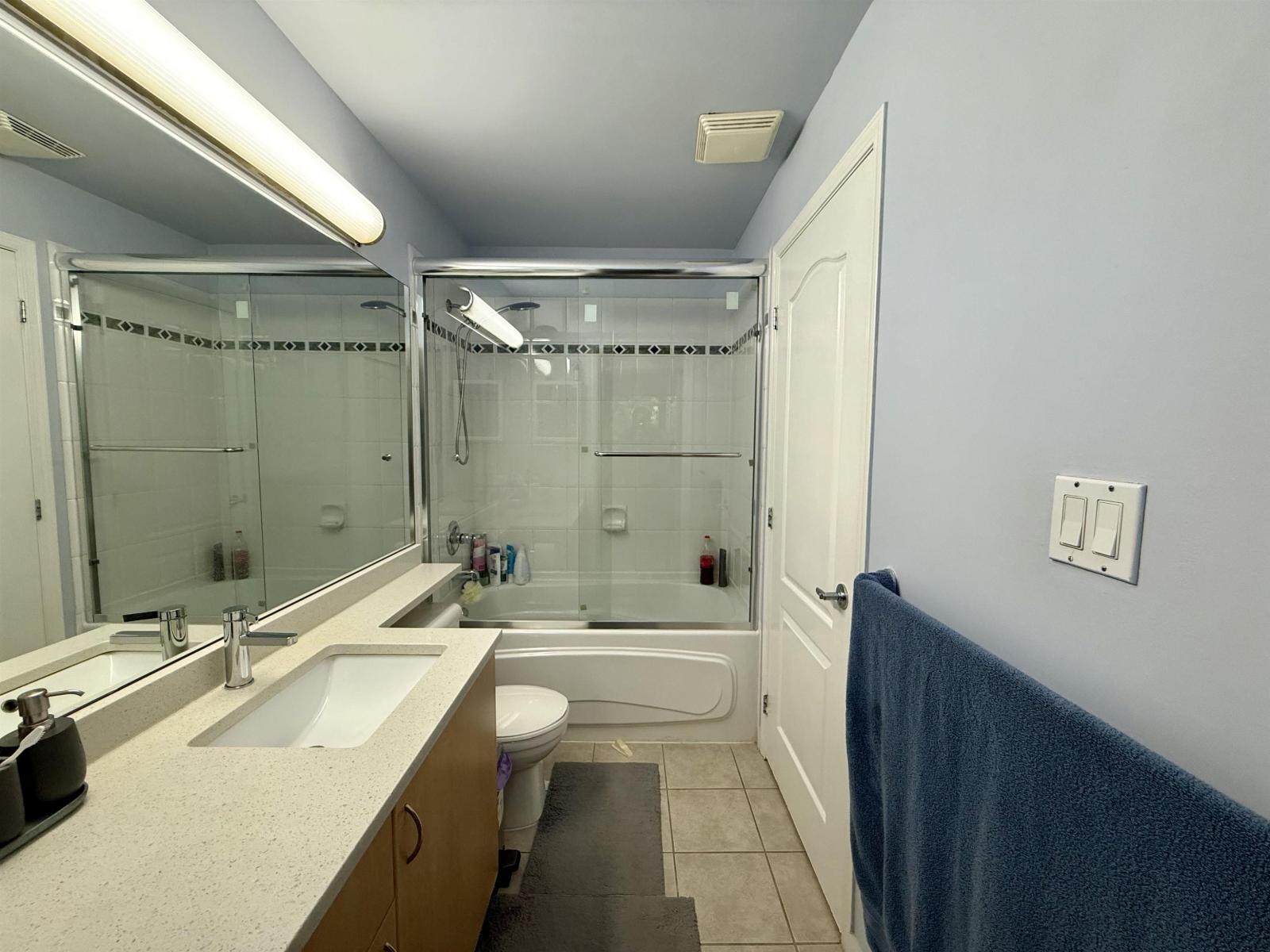 311 15220 Guildford Drive, Surrey, British Columbia  V3R 0Y6 - Photo 6 - R3052569