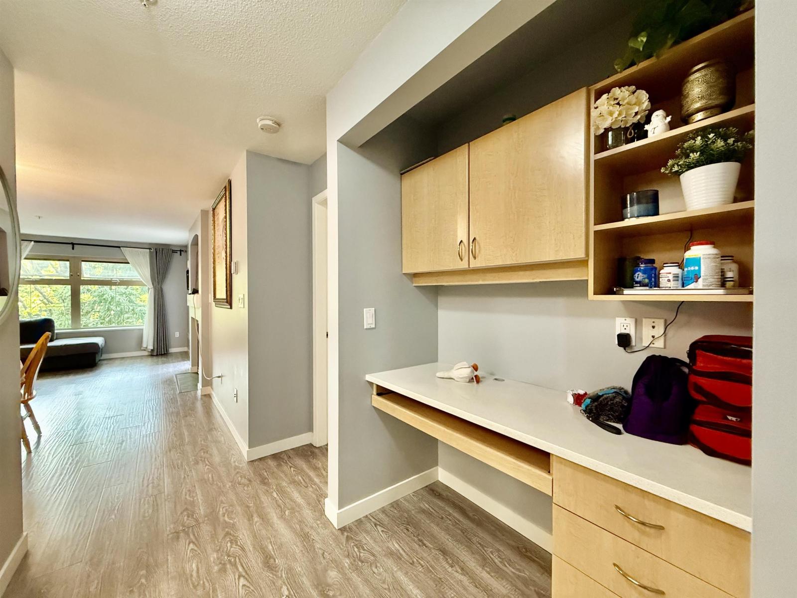 311 15220 Guildford Drive, Surrey, British Columbia  V3R 0Y6 - Photo 3 - R3052569