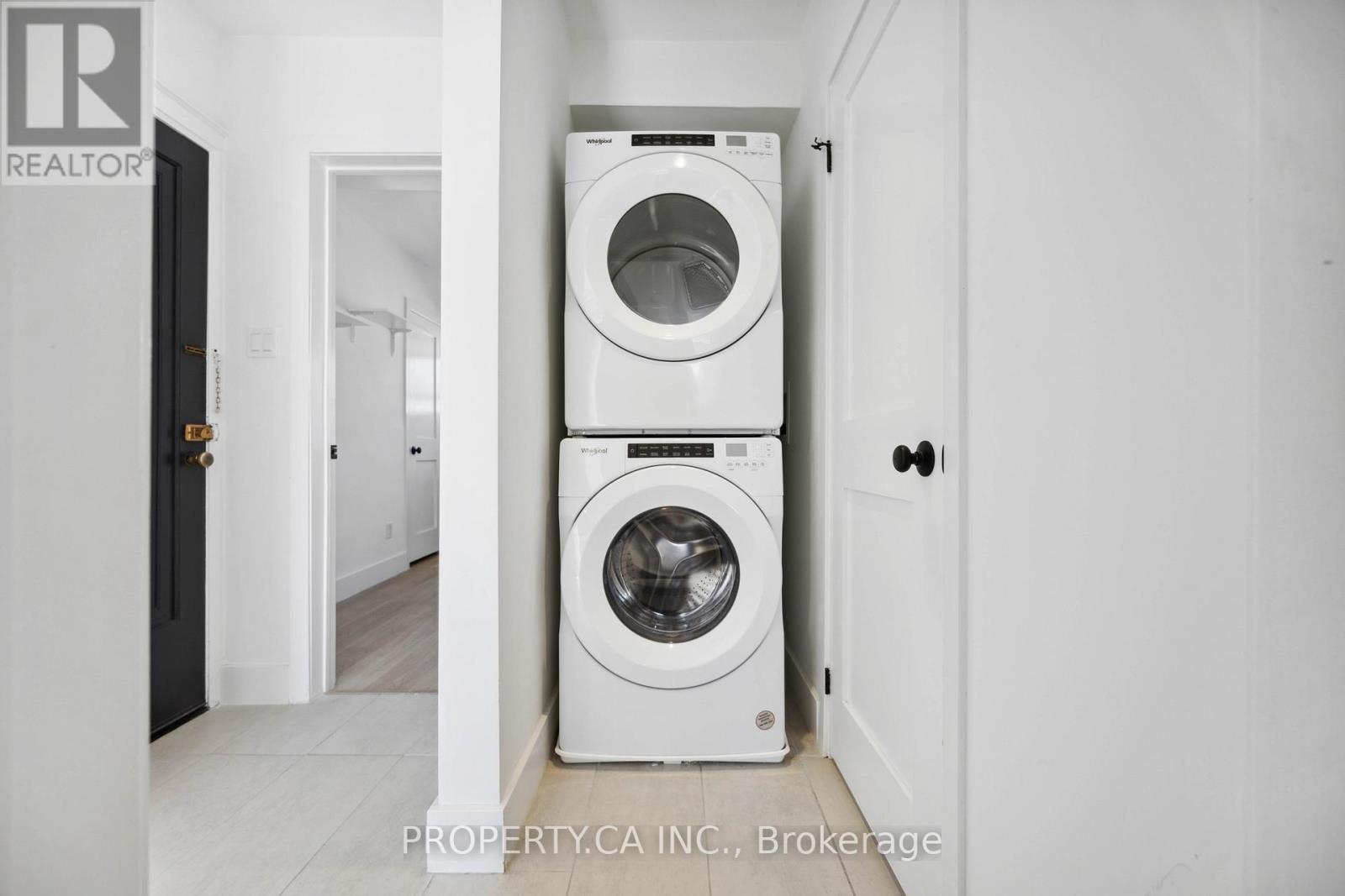 1569 Bayview Avenue, Toronto, Ontario  M4G 3B5 - Photo 7 - C12432856