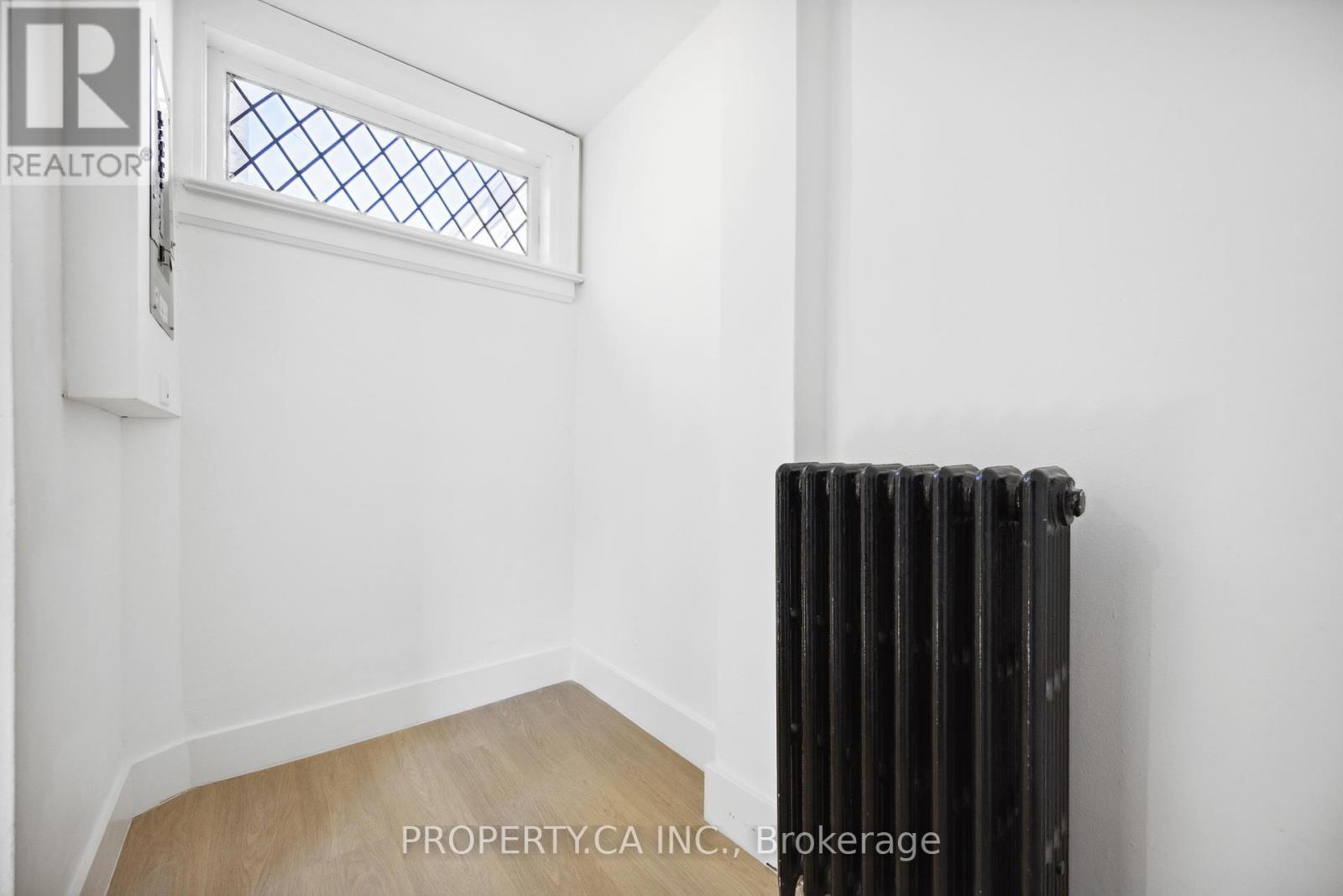 1569 Bayview Avenue, Toronto, Ontario  M4G 3B5 - Photo 8 - C12432856