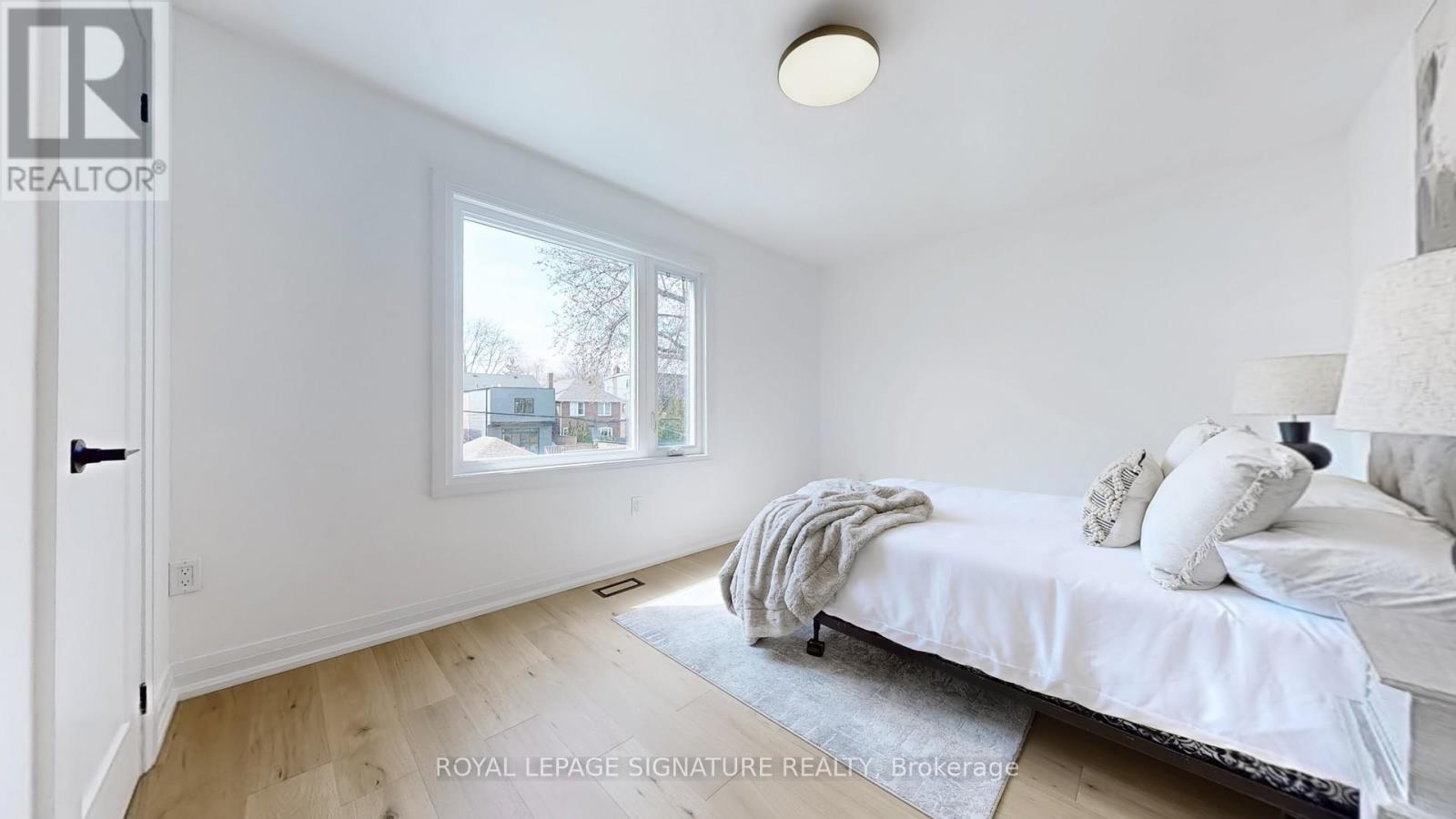914 Broadview Avenue, Toronto, Ontario  M4K 2R1 - Photo 16 - E12432832