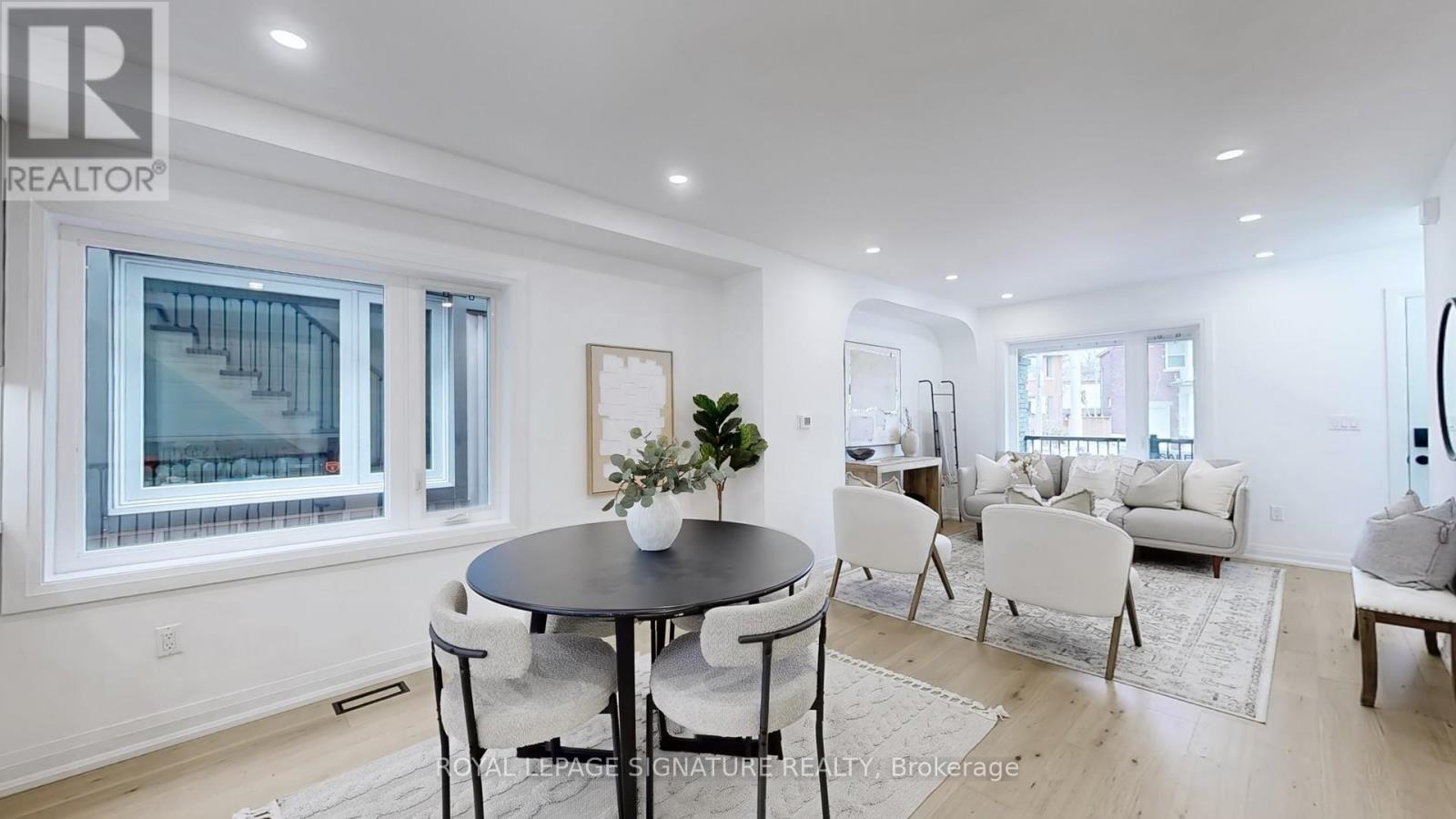 914 Broadview Avenue, Toronto, Ontario  M4K 2R1 - Photo 7 - E12432832