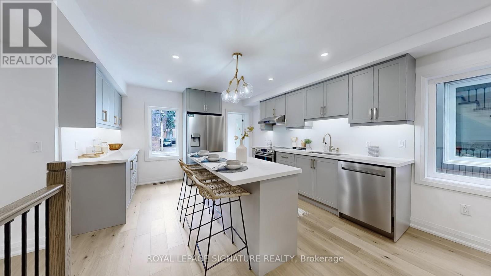 914 Broadview Avenue, Toronto, Ontario  M4K 2R1 - Photo 9 - E12432832
