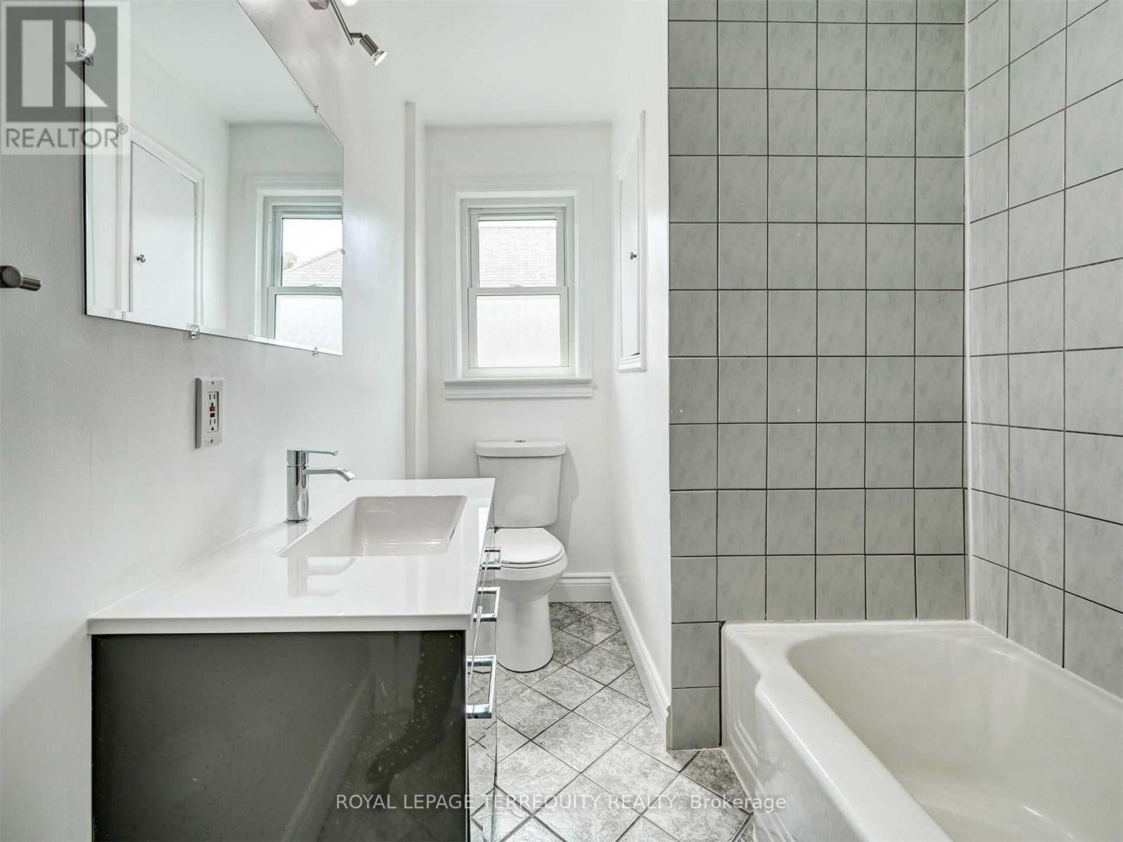Main - 822 Douglas Street, Oshawa, Ontario  L1H 5C9 - Photo 13 - E12432868