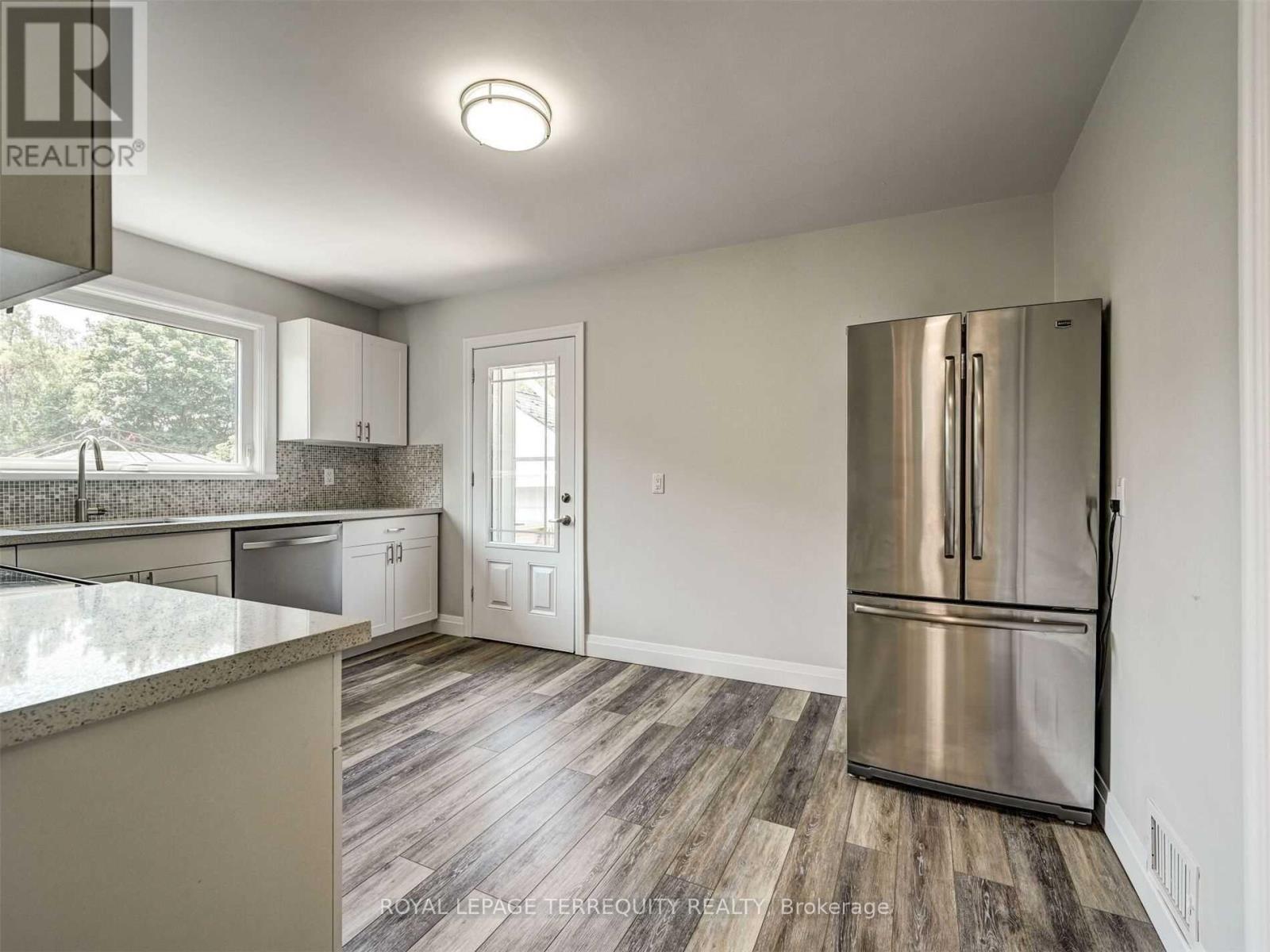 Main - 822 Douglas Street, Oshawa, Ontario  L1H 5C9 - Photo 7 - E12432868