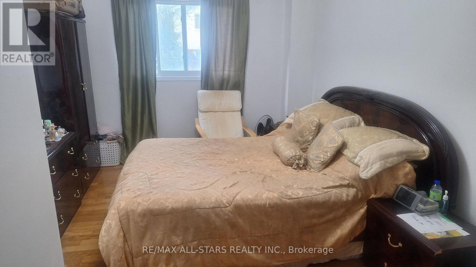 54 Kennaley Crescent E, Toronto, Ontario  M1V 1L7 - Photo 7 - E12432872