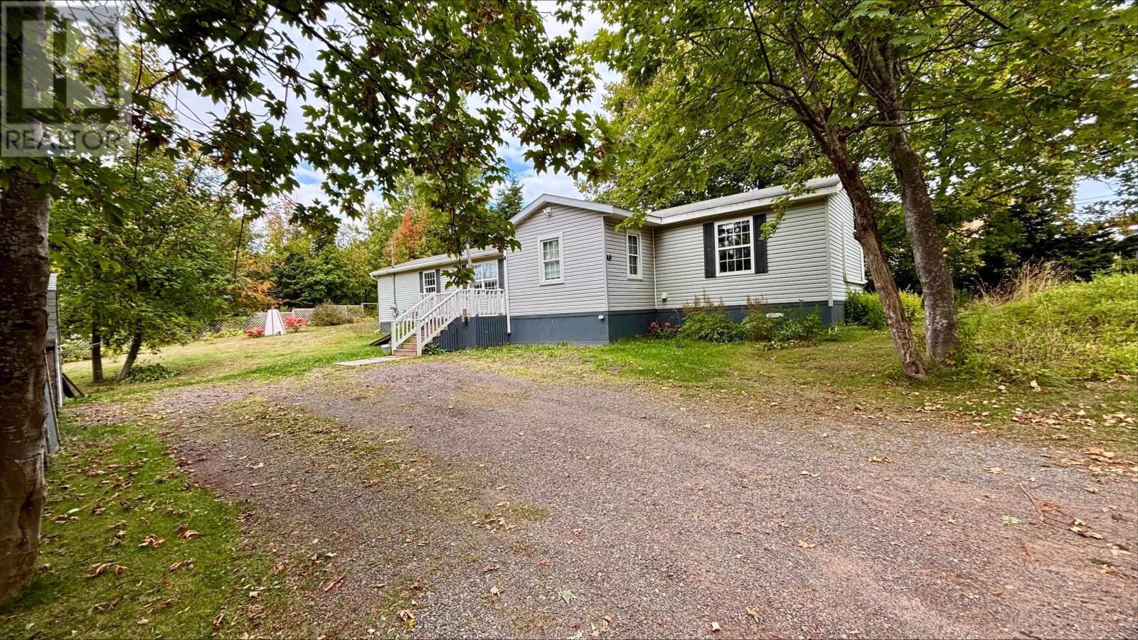 7 Sterns Avenue, Souris, Prince Edward Island  C0A 2B0 - Photo 1 - 202524628