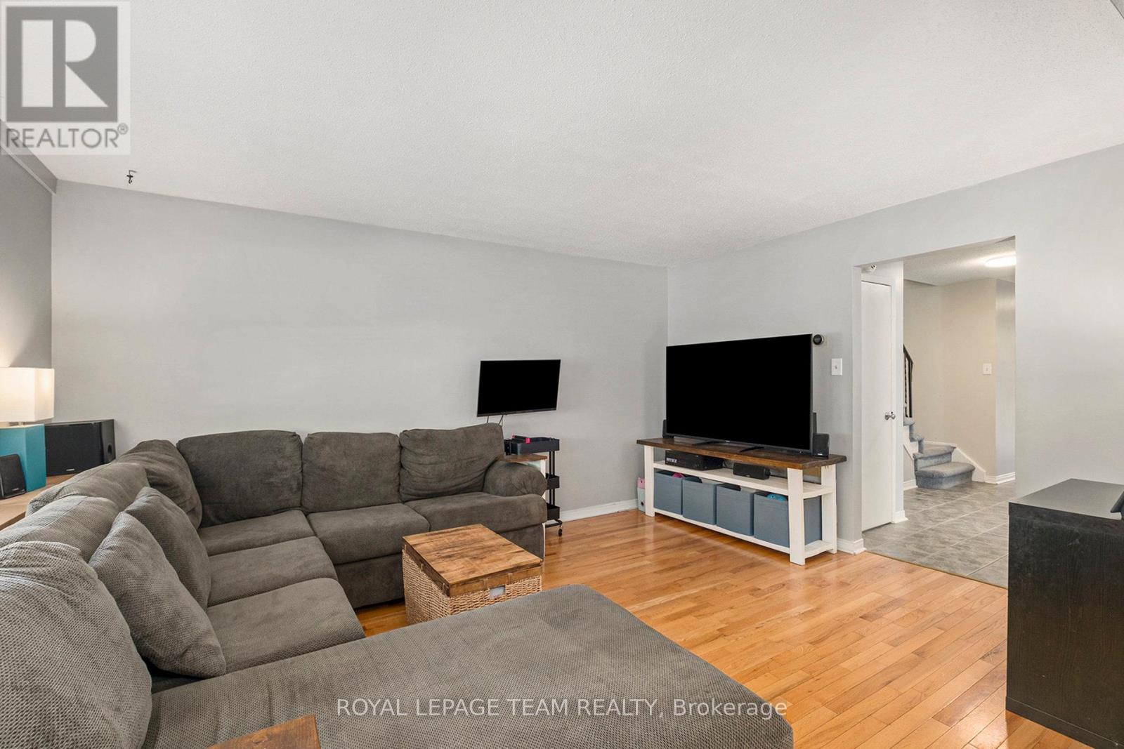 9 Glacier Street S, Ottawa, Ontario  K2J 2M7 - Photo 4 - X12432796