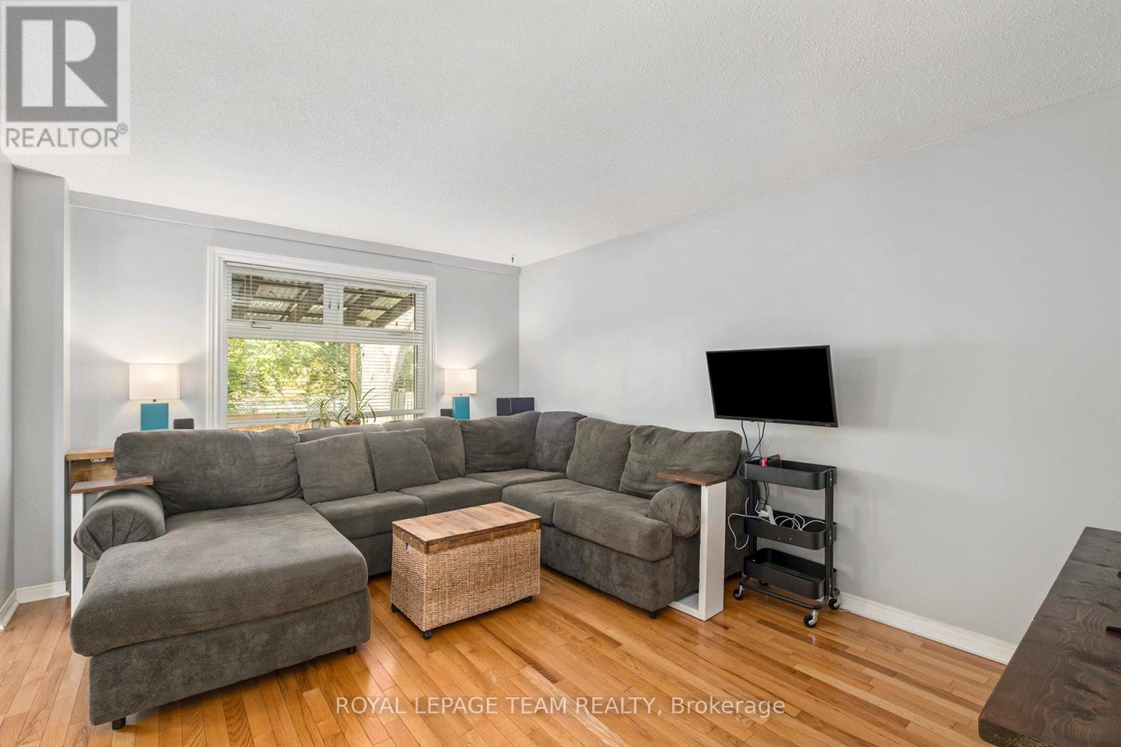 9 Glacier Street S, Ottawa, Ontario  K2J 2M7 - Photo 6 - X12432796