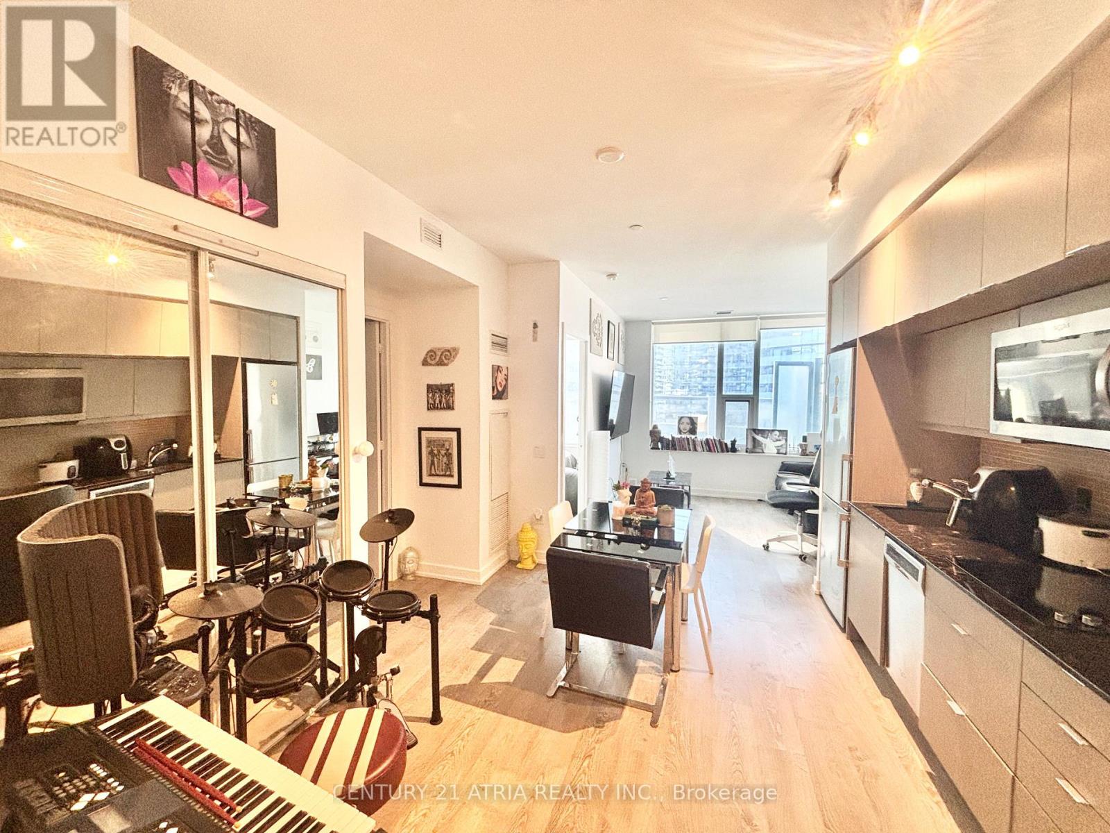802 - 10 YORK STREET, Toronto, Ontario