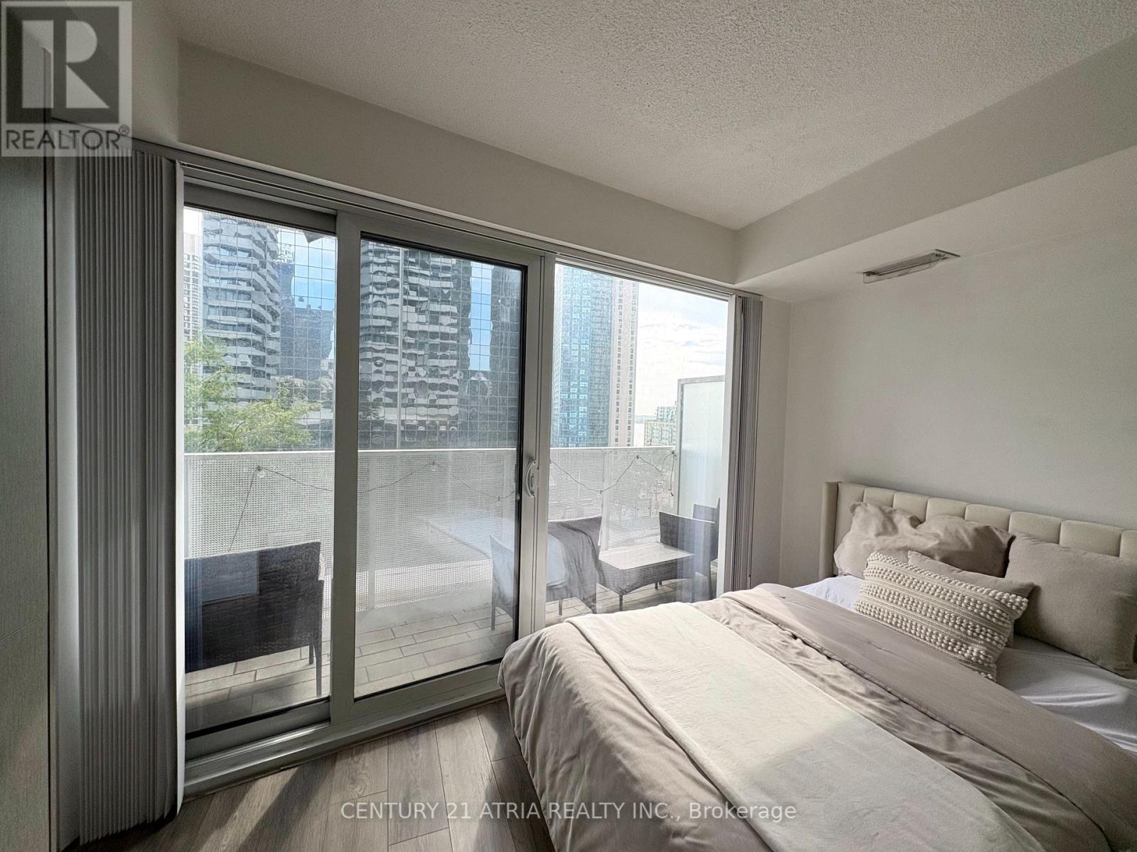 1008 - 100 Harbour Street, Toronto, Ontario  M5J 0B5 - Photo 7 - C12432957