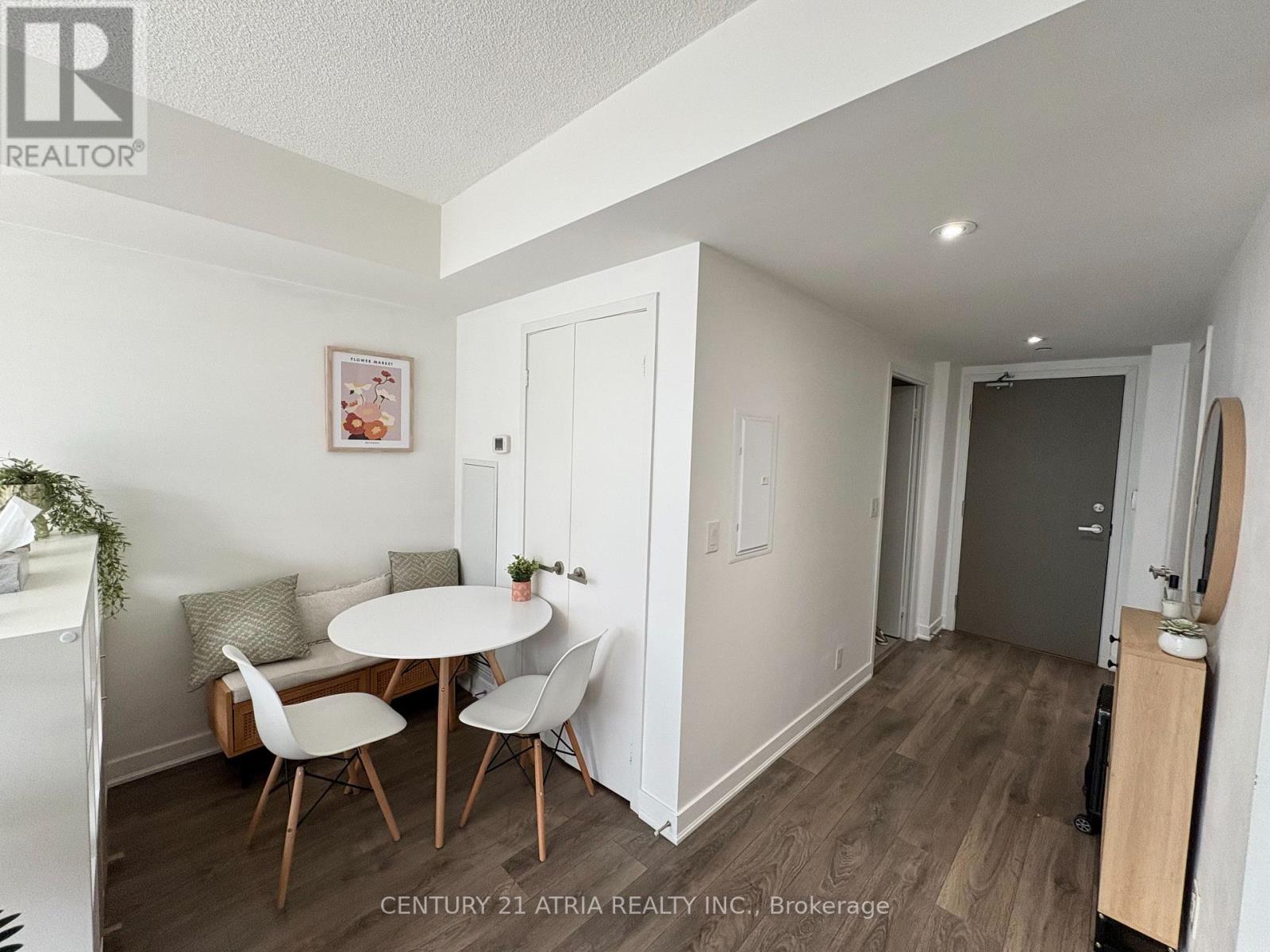 1008 - 100 Harbour Street, Toronto, Ontario  M5J 0B5 - Photo 8 - C12432957