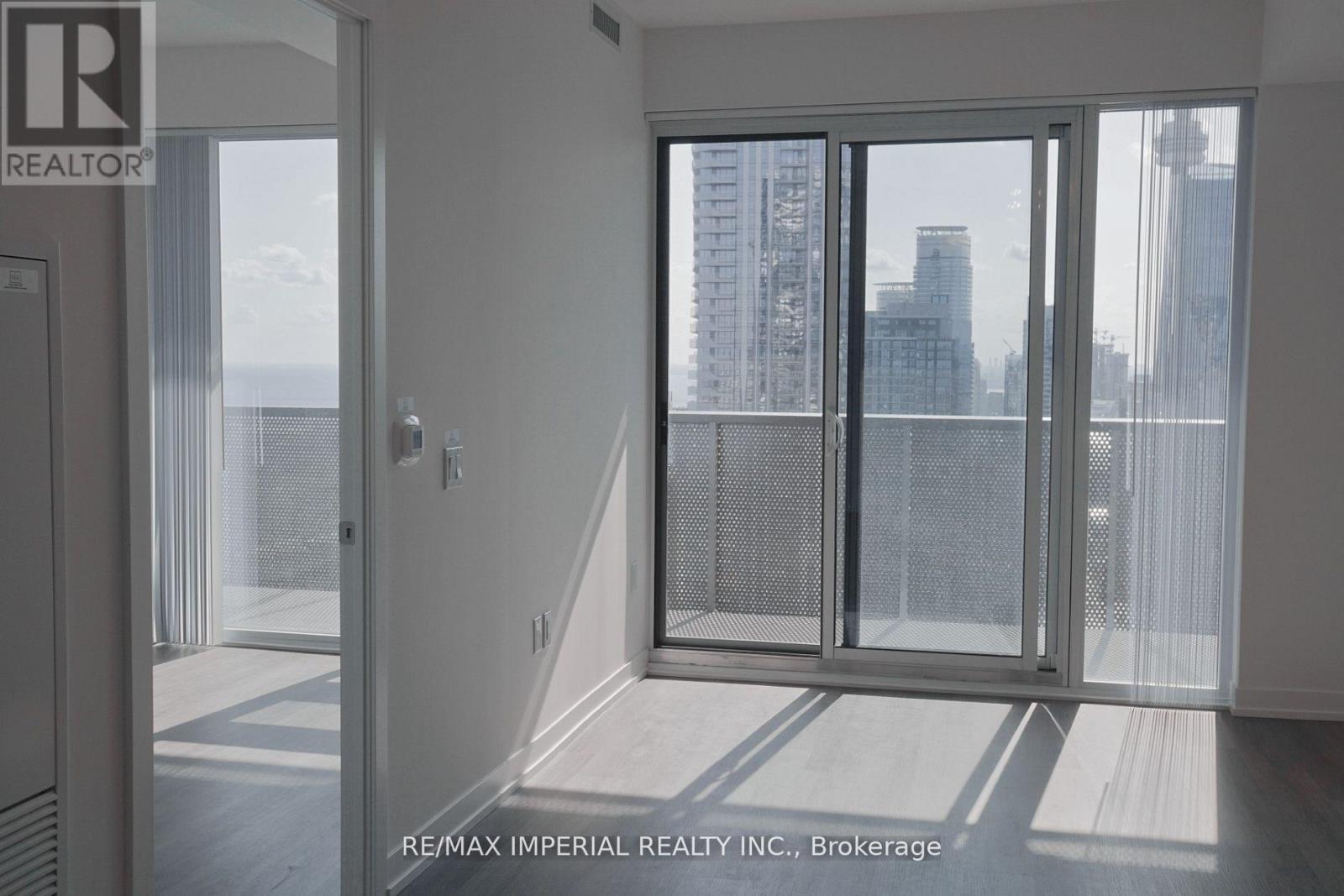 5510 - 138 Downes Street, Toronto, Ontario  M5E 0E4 - Photo 17 - C12432975
