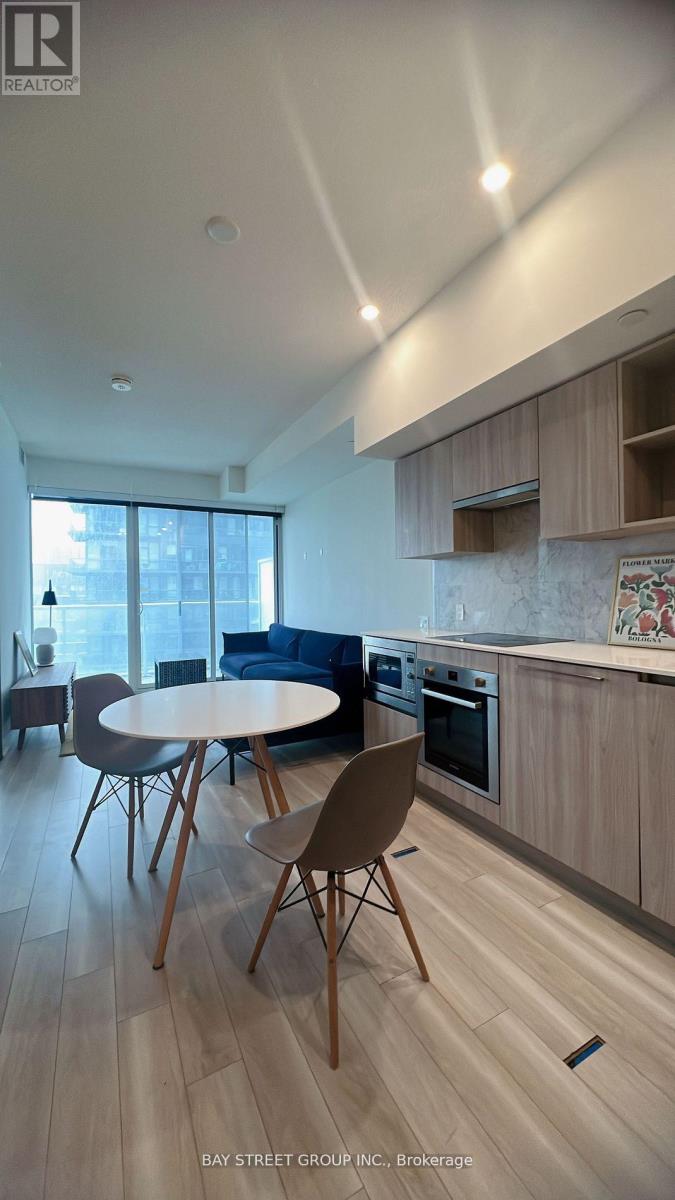 2801 - 19 BATHURST STREET, Toronto, Ontario