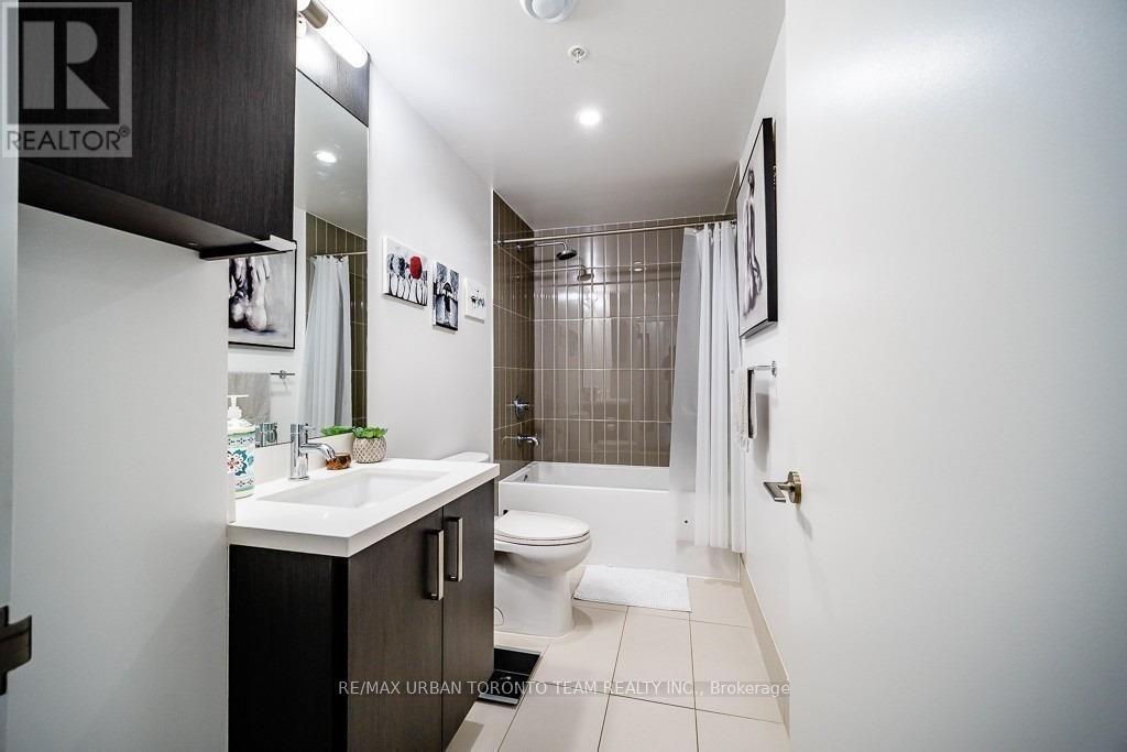 S1206 - 120 Bayview Avenue, Toronto, Ontario  M5A 3R7 - Photo 23 - C12432990