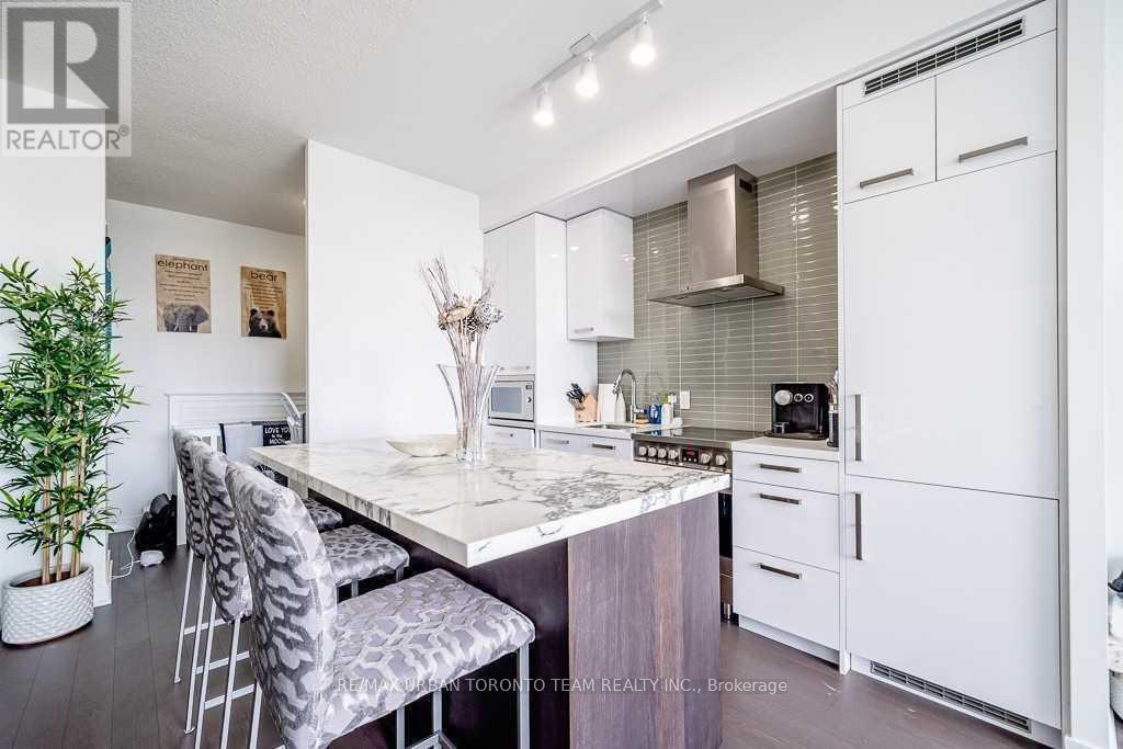 S1206 - 120 Bayview Avenue, Toronto, Ontario  M5A 3R7 - Photo 6 - C12432990