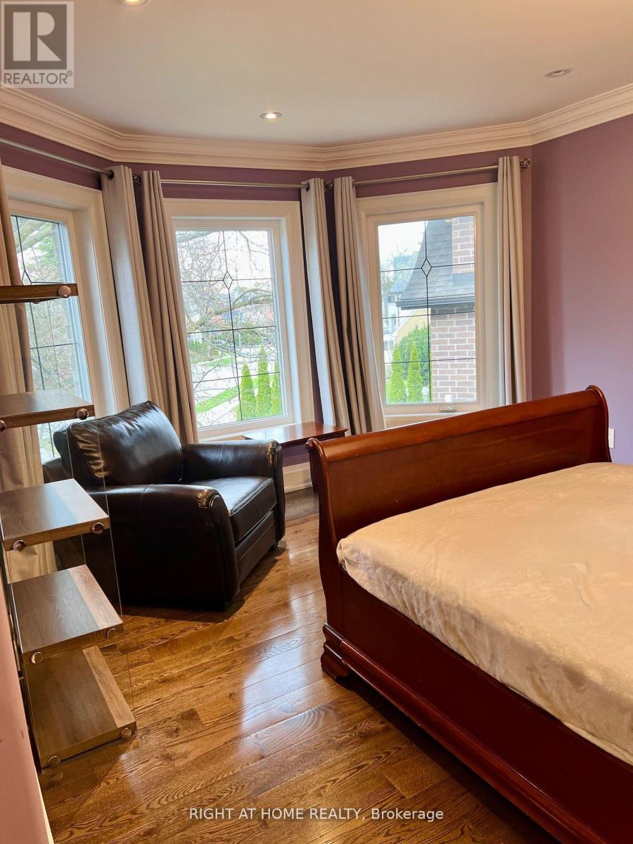 1 - 35 Glenborough Park Crescent, Toronto, Ontario  M2R 2G4 - Photo 4 - C12433009