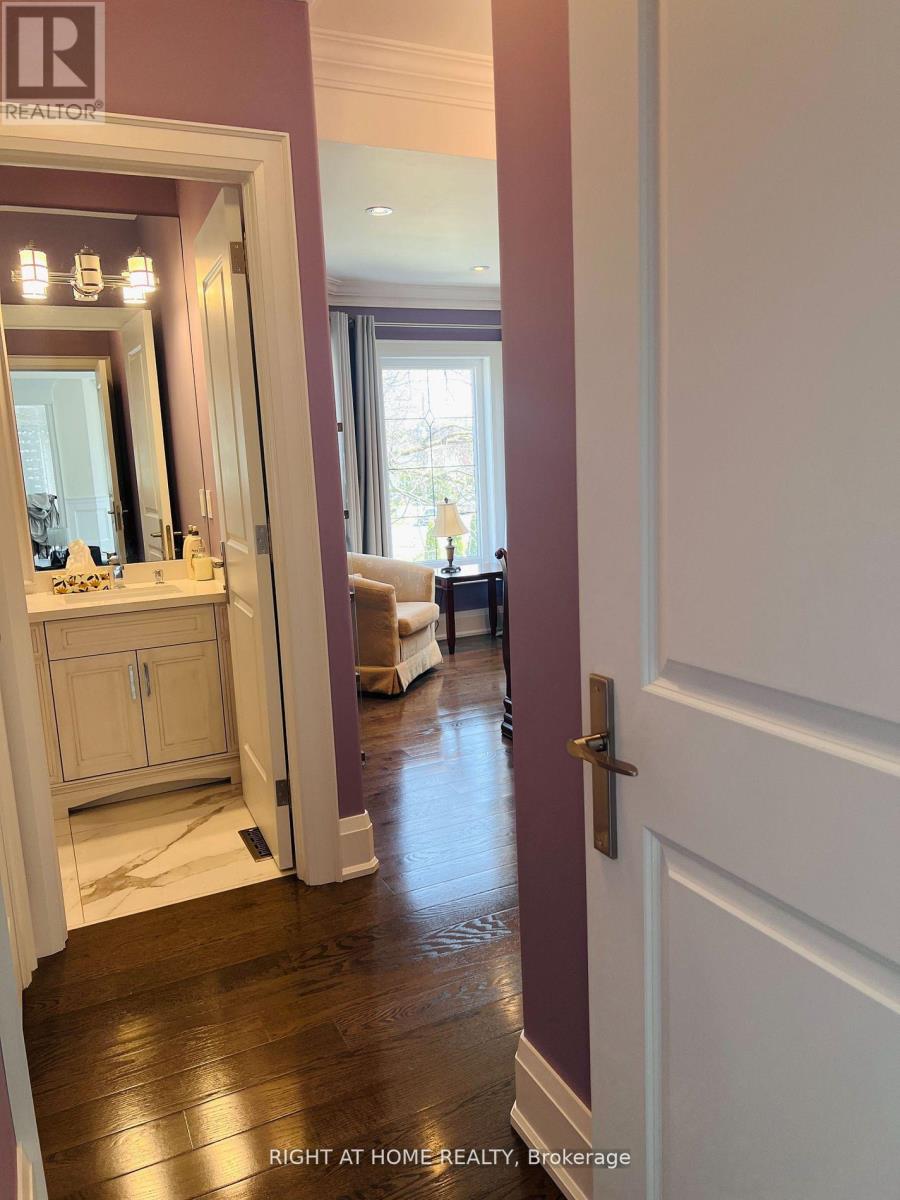 1 - 35 Glenborough Park Crescent, Toronto, Ontario  M2R 2G4 - Photo 9 - C12433009