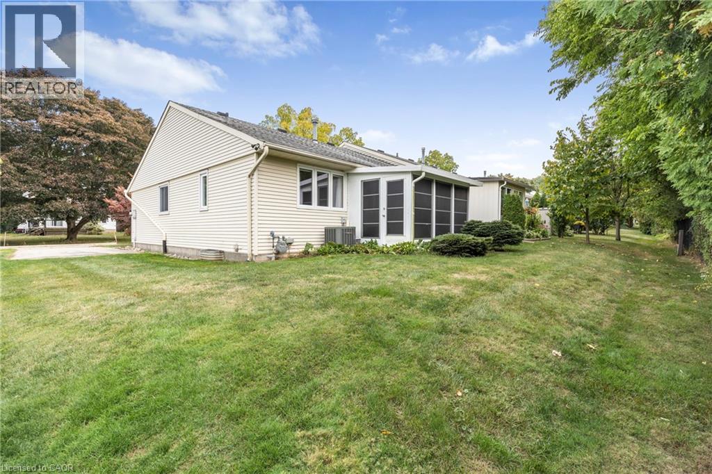 4 Rossmore Avenue Unit# 5, Grimsby, Ontario  L3M 3E3 - Photo 32 - 40772692