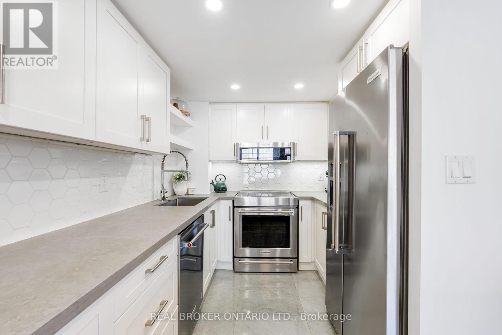 301 - 35 Strangford Lane, Toronto, Ontario  M1L 0E5 - Photo 10 - E12432892