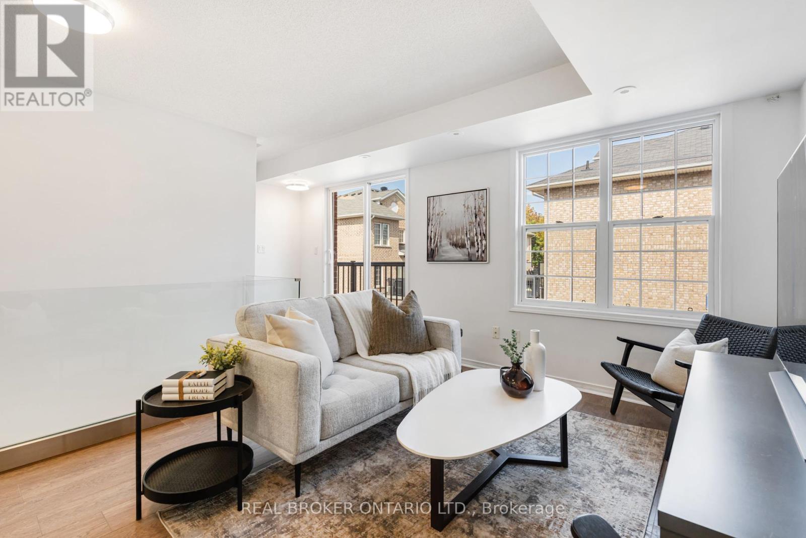 301 - 35 Strangford Lane, Toronto, Ontario  M1L 0E5 - Photo 2 - E12432892