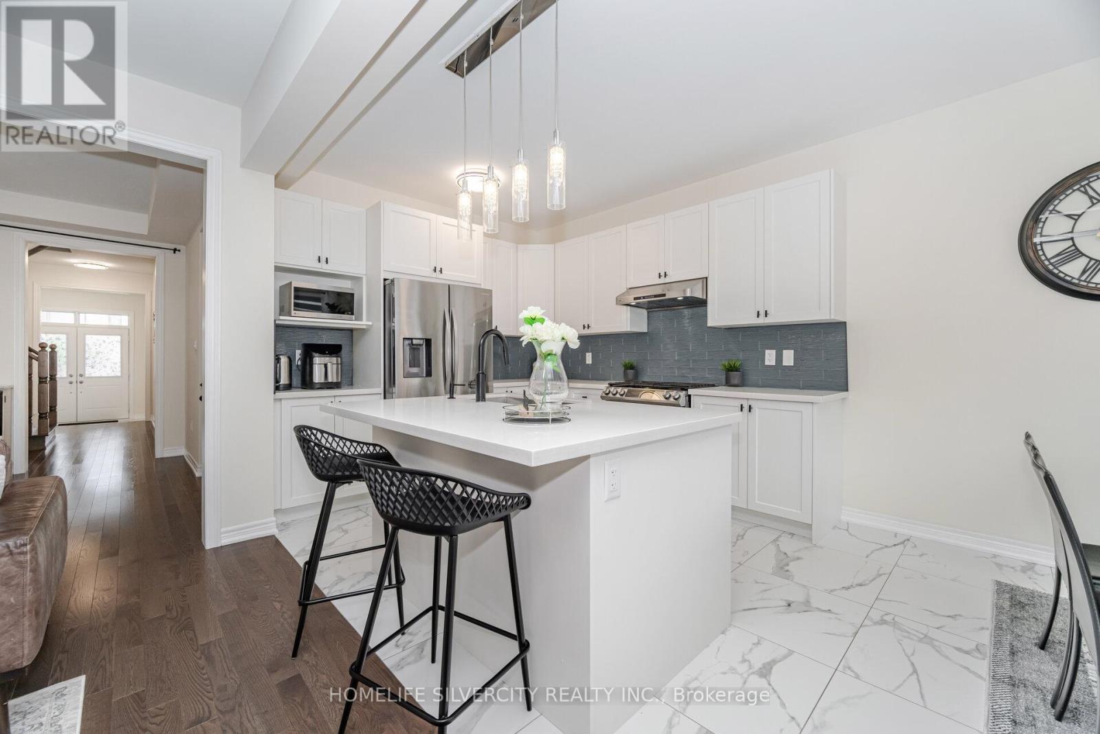 45 Ogston Crescent, Whitby, Ontario  L1P 0H2 - Photo 12 - E12432904
