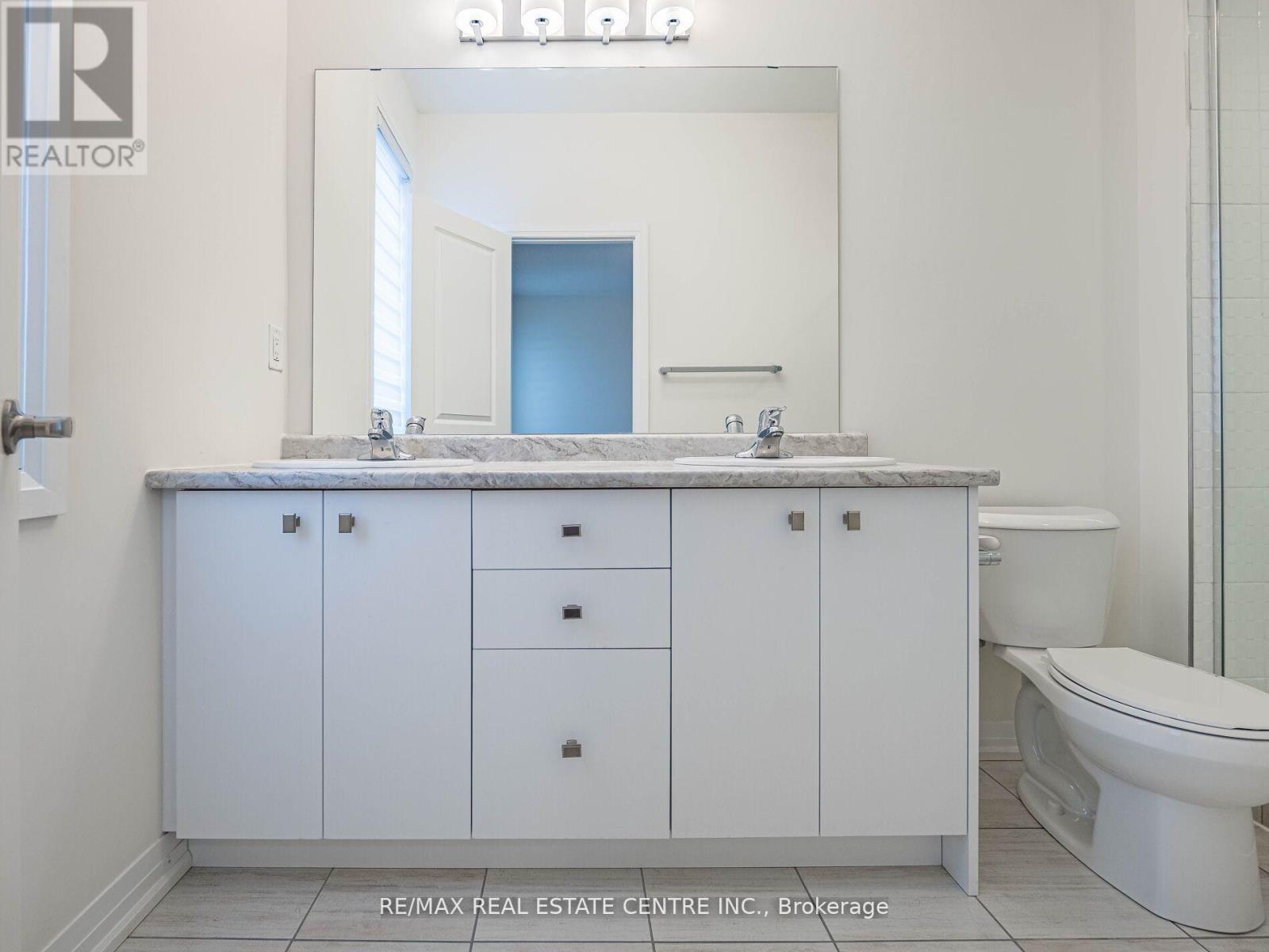 2921 Nakina Street, Pickering, Ontario  L1X 0P8 - Photo 14 - E12432917