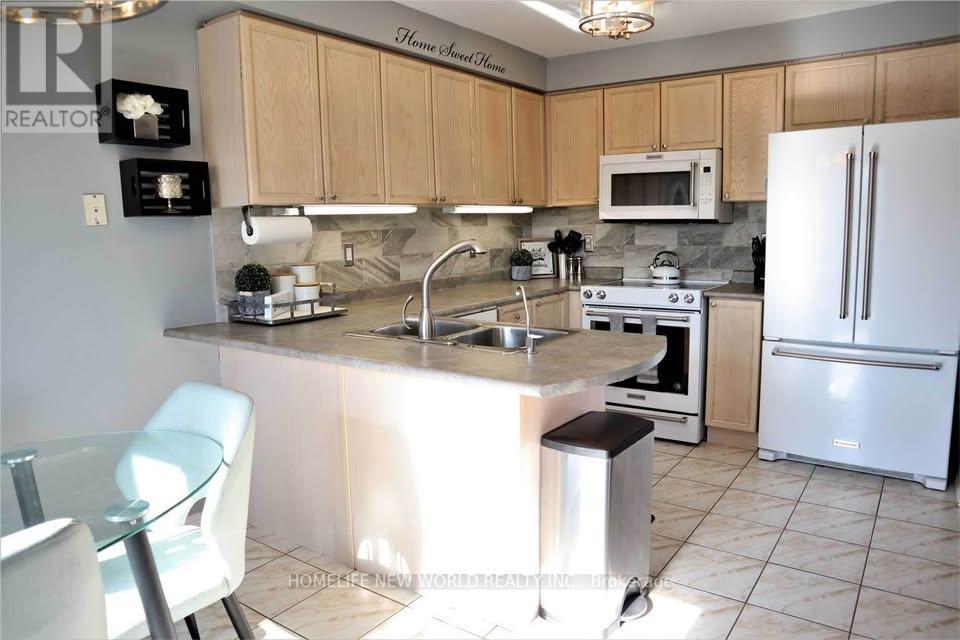 1520 Sarasota Crescent, Oshawa, Ontario  L1G 8E9 - Photo 6 - E12432924
