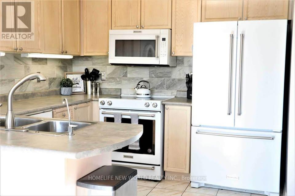 1520 Sarasota Crescent, Oshawa, Ontario  L1G 8E9 - Photo 7 - E12432924
