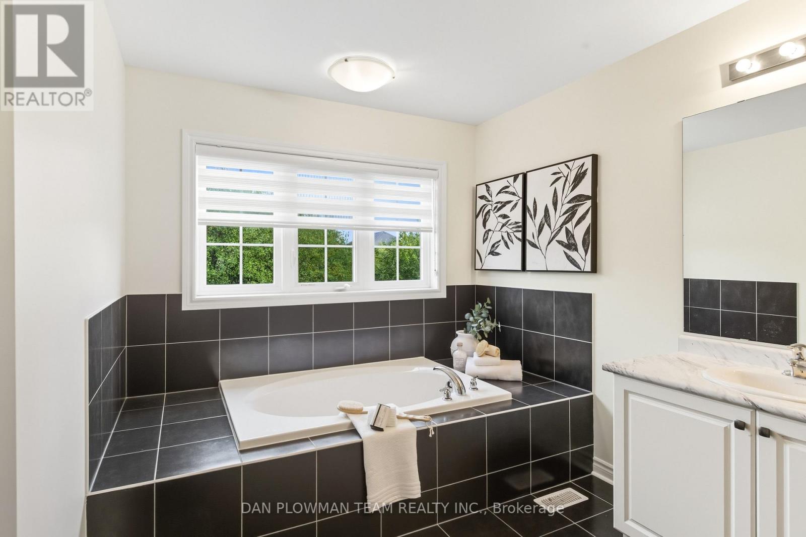 11 Ravensedge Court, Whitby, Ontario  L1R 0P3 - Photo 20 - E12432996