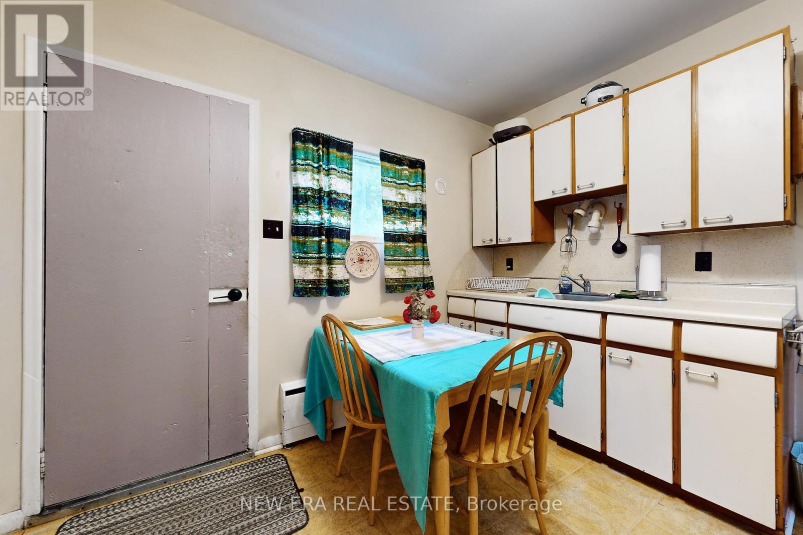 28 Thomas Avenue, Toronto, Ontario  M1C 1E5 - Photo 13 - E12433014