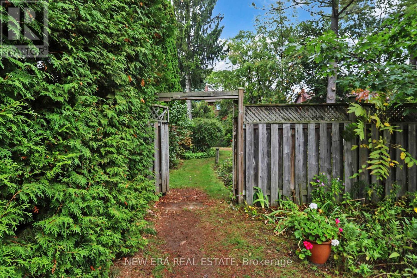 28 Thomas Avenue, Toronto, Ontario  M1C 1E5 - Photo 17 - E12433014