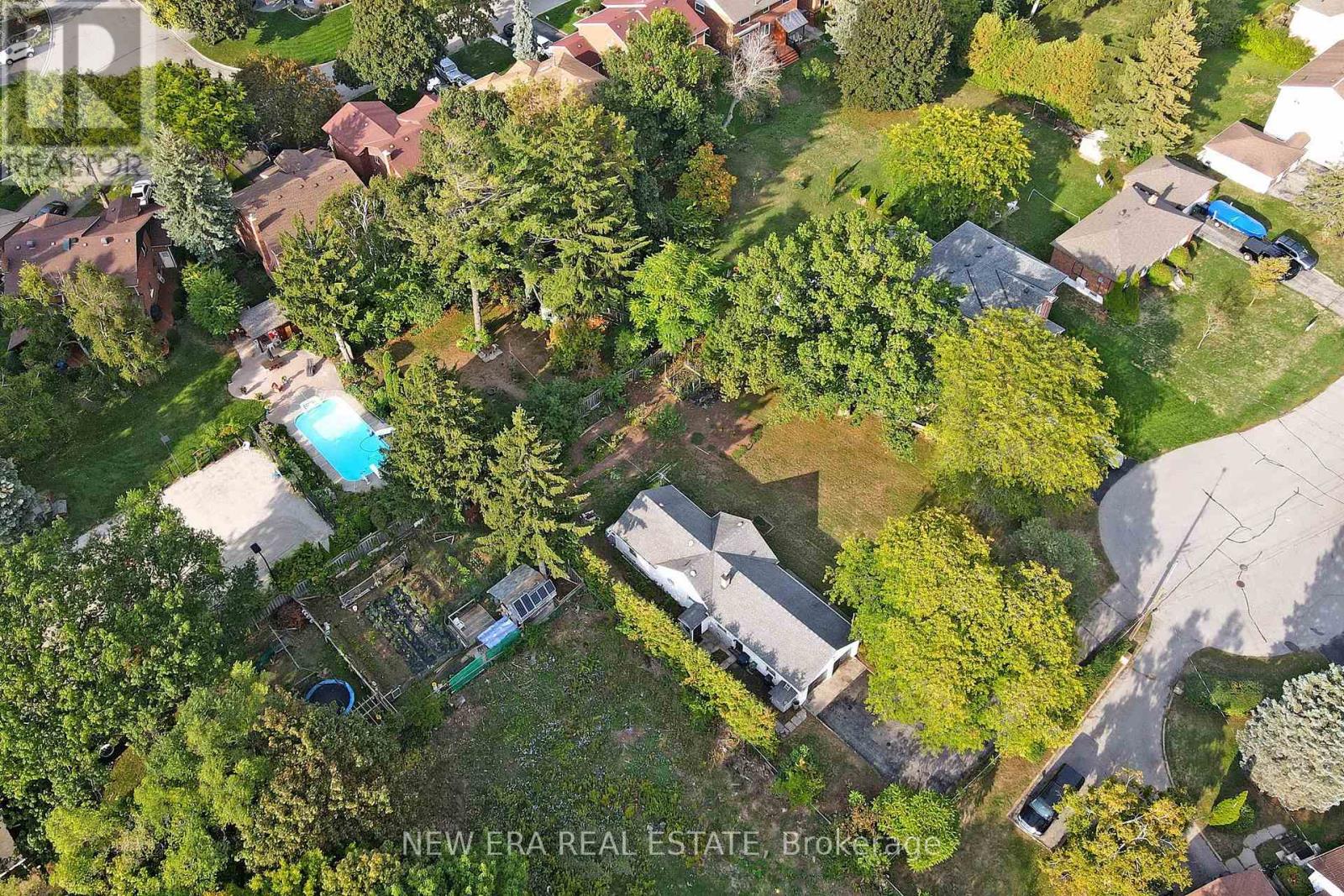 28 Thomas Avenue, Toronto, Ontario  M1C 1E5 - Photo 4 - E12433014
