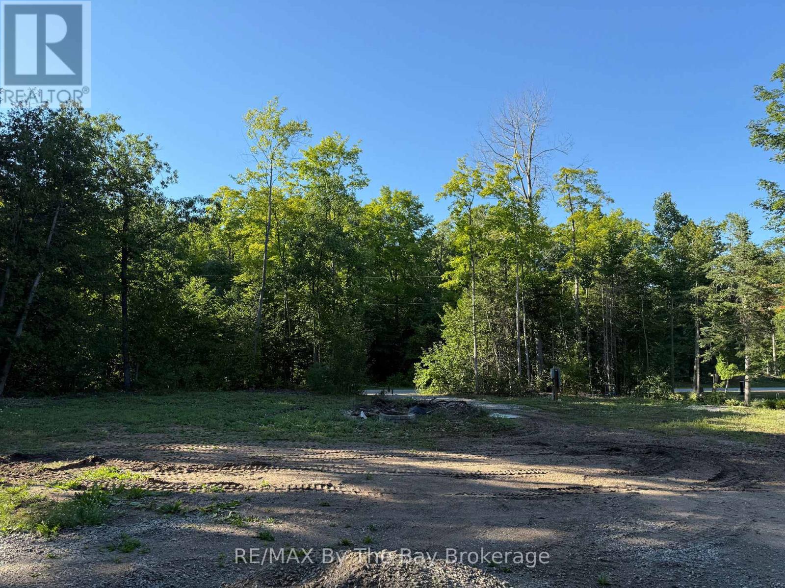 909 17 Concession, Tiny, Ontario  L0L 2J0 - Photo 8 - S12358366