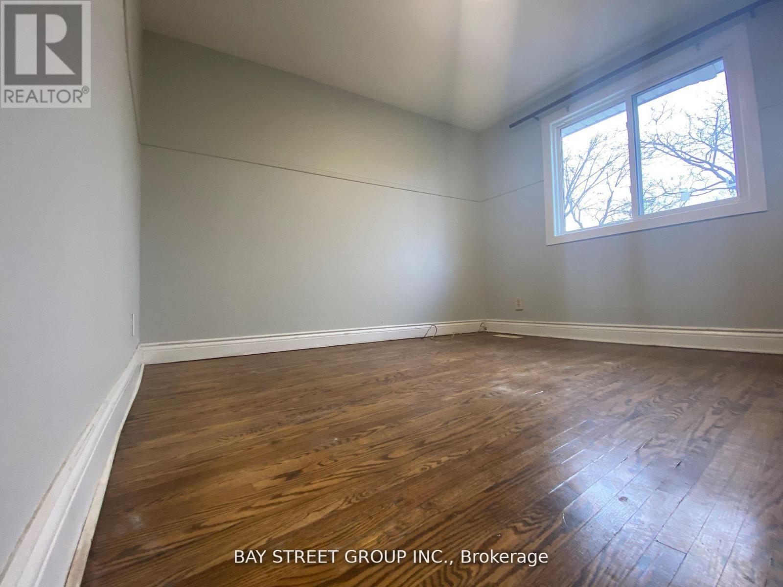 100 Oakdale Drive, Oakville, Ontario  L6H 1J3 - Photo 15 - W12432852