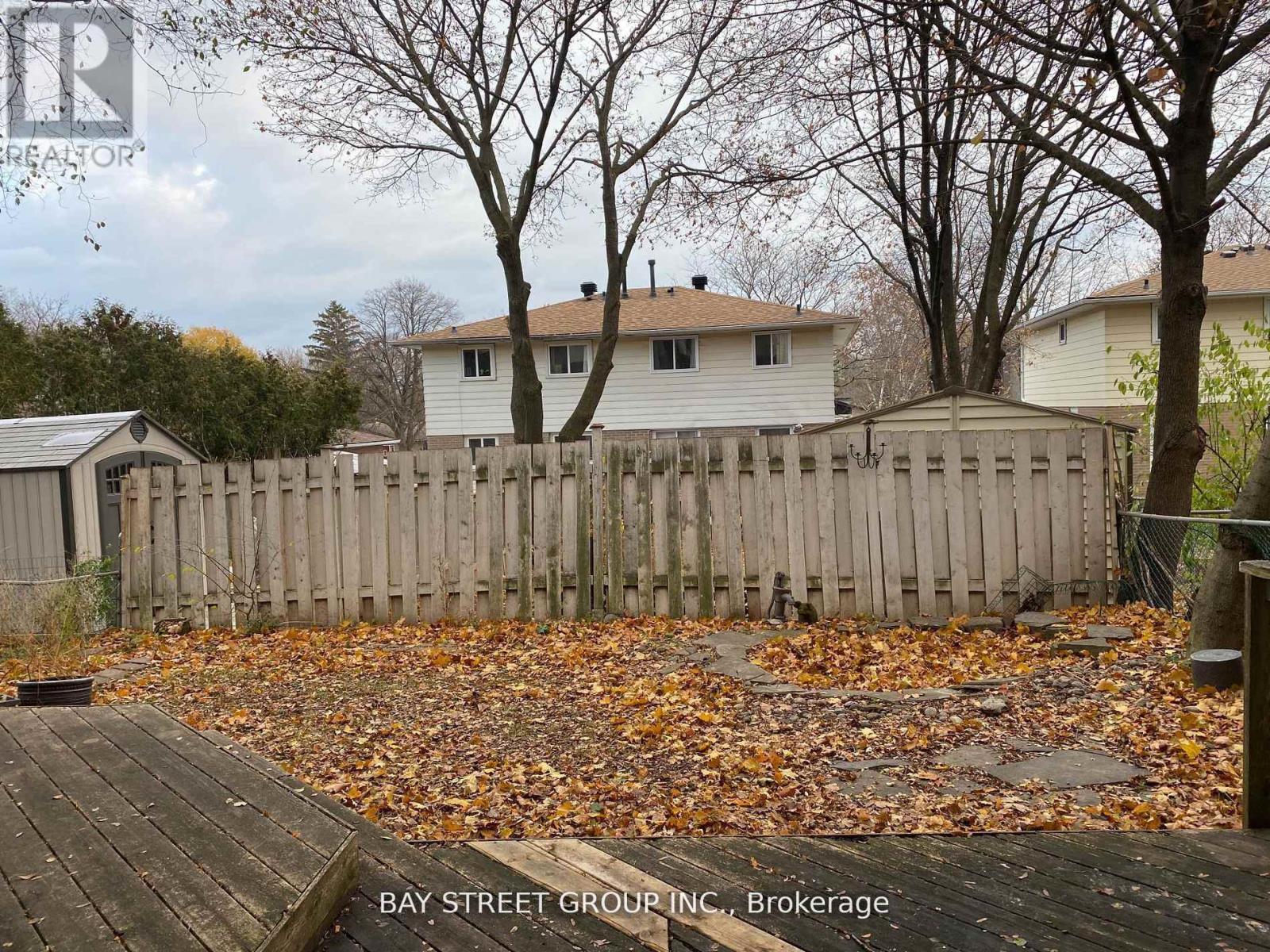 100 Oakdale Drive, Oakville, Ontario  L6H 1J3 - Photo 21 - W12432852
