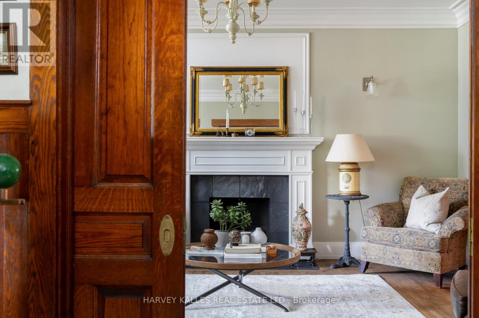 181 Indian Road, Toronto, Ontario  M6R 2W2 - Photo 10 - W12432870