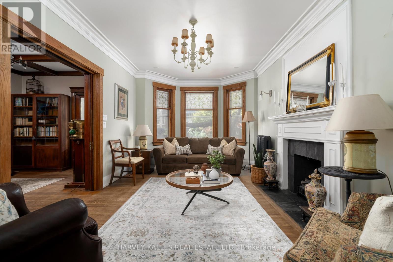181 Indian Road, Toronto, Ontario  M6R 2W2 - Photo 13 - W12432870