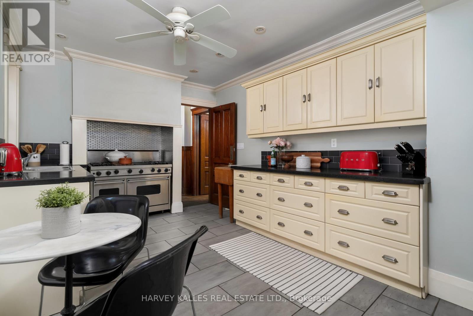 181 Indian Road, Toronto, Ontario  M6R 2W2 - Photo 23 - W12432870