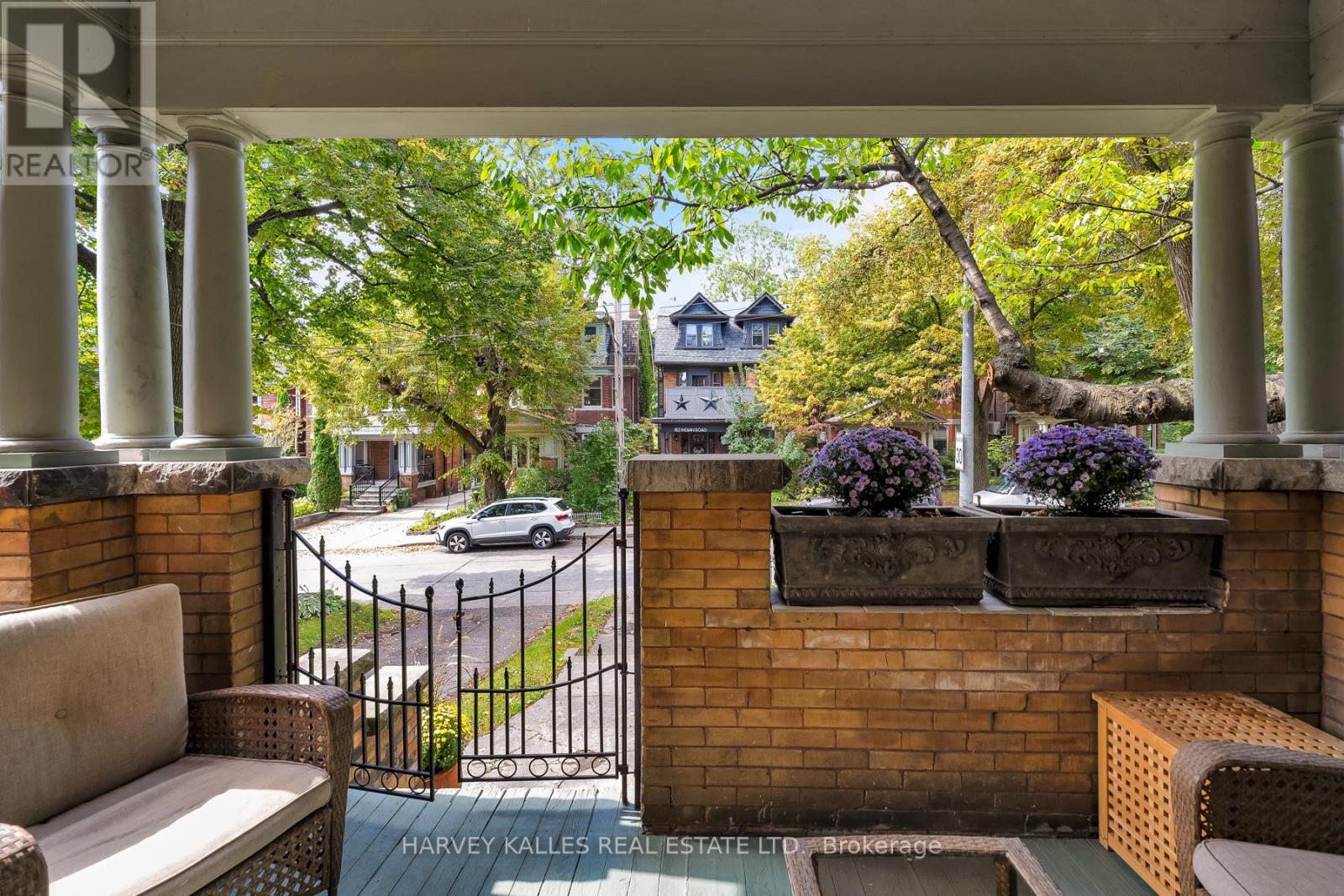181 Indian Road, Toronto, Ontario  M6R 2W2 - Photo 4 - W12432870