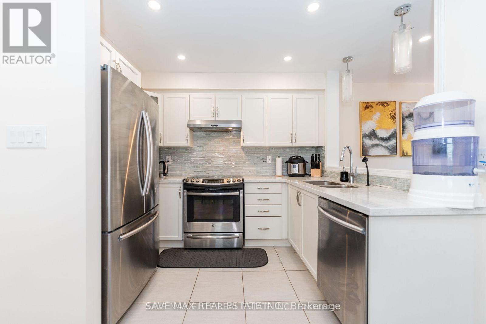 5549 Katy Gate, Mississauga, Ontario  L5M 7M9 - Photo 11 - W12432874