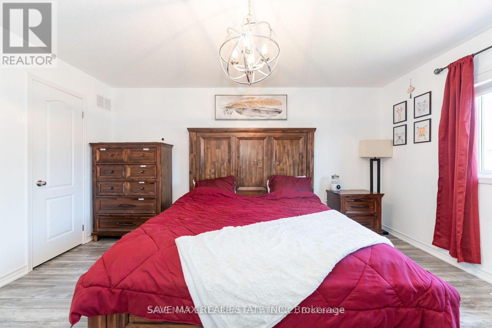 5549 Katy Gate, Mississauga, Ontario  L5M 7M9 - Photo 13 - W12432874