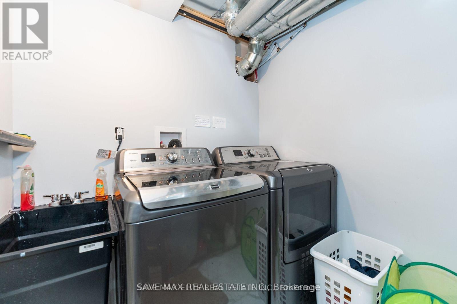 5549 Katy Gate, Mississauga, Ontario  L5M 7M9 - Photo 28 - W12432874