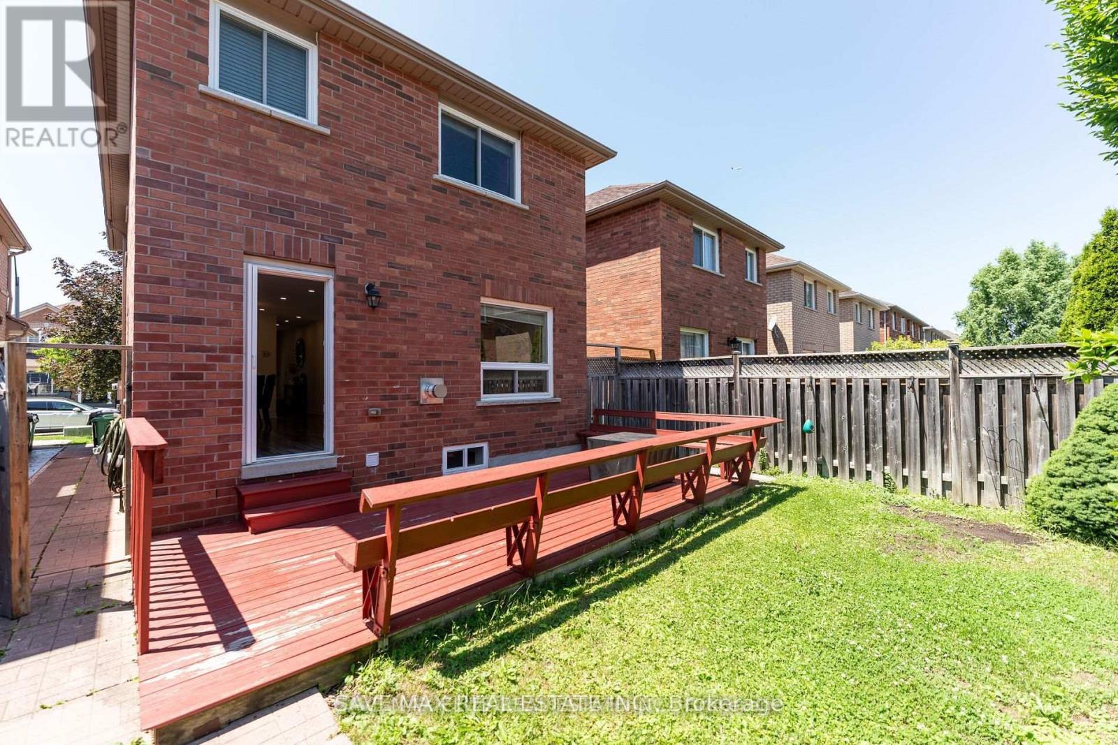 5549 Katy Gate, Mississauga, Ontario  L5M 7M9 - Photo 30 - W12432874