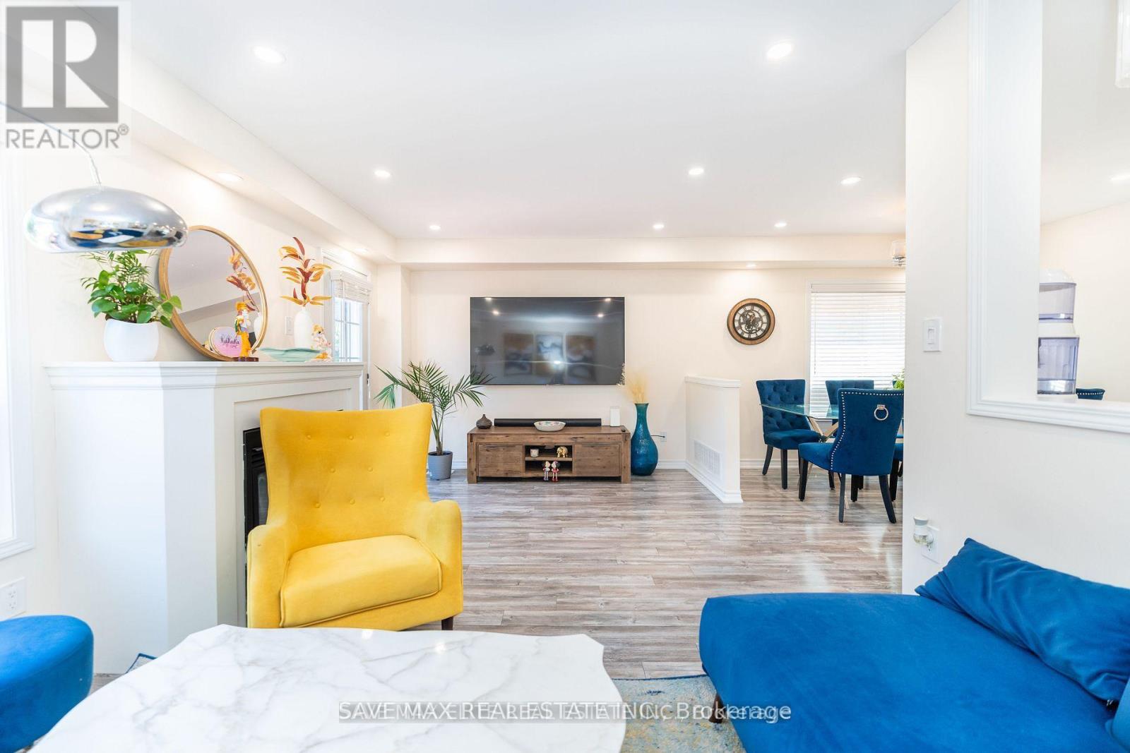 5549 Katy Gate, Mississauga, Ontario  L5M 7M9 - Photo 4 - W12432874